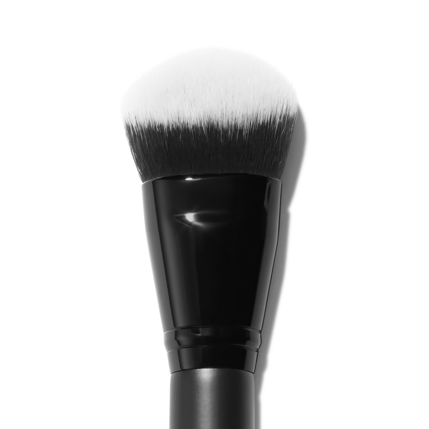 smooth-swipe-foundation-brush-c2 81456_Detail_R.png