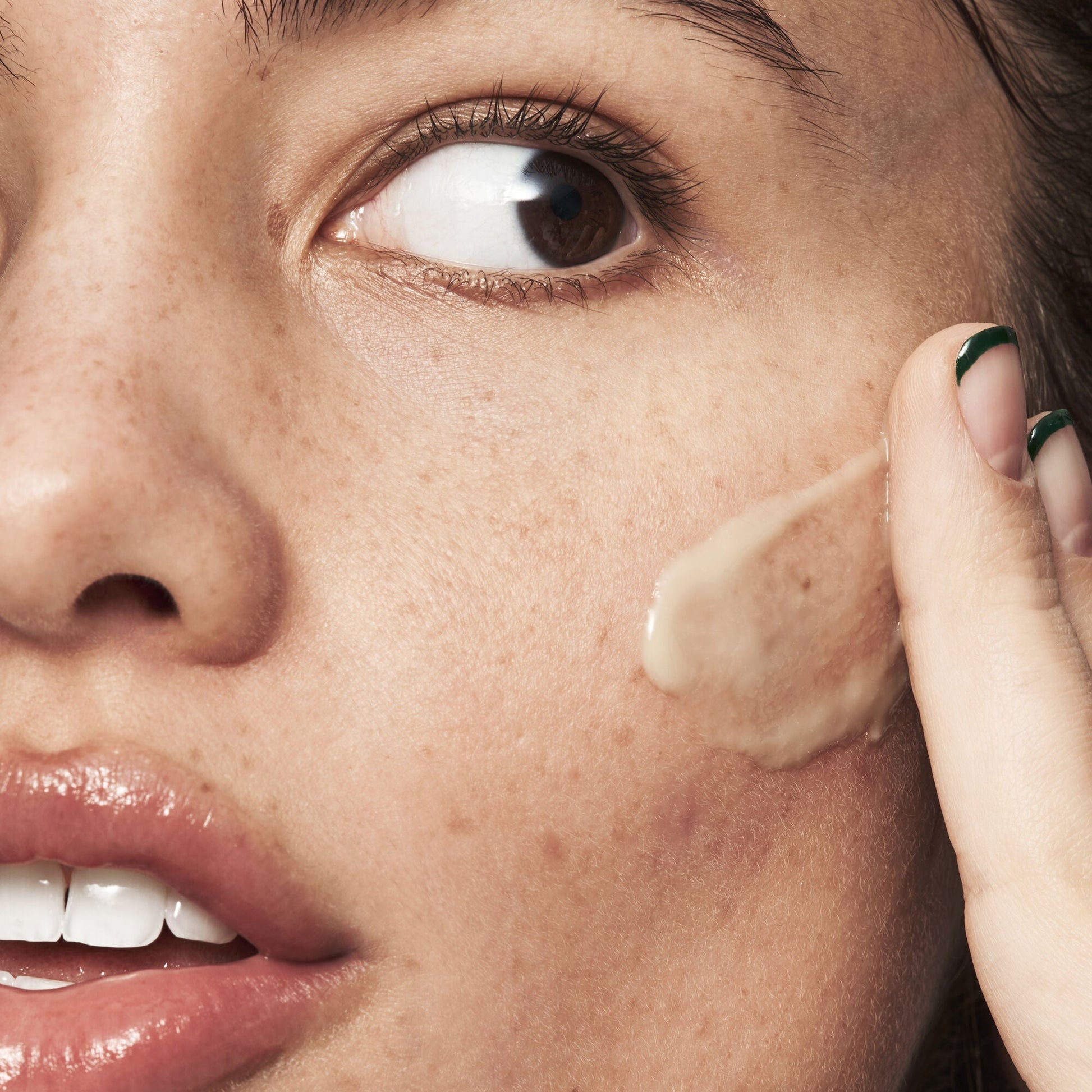 blemish-breakthrough-acne-calming-water-cream-n1 021522_Isabella_Acne_After_0462_FINAL_IGF_9e5f70b6-f47c-4bf3-9a7f-a9f223867f61.jpg