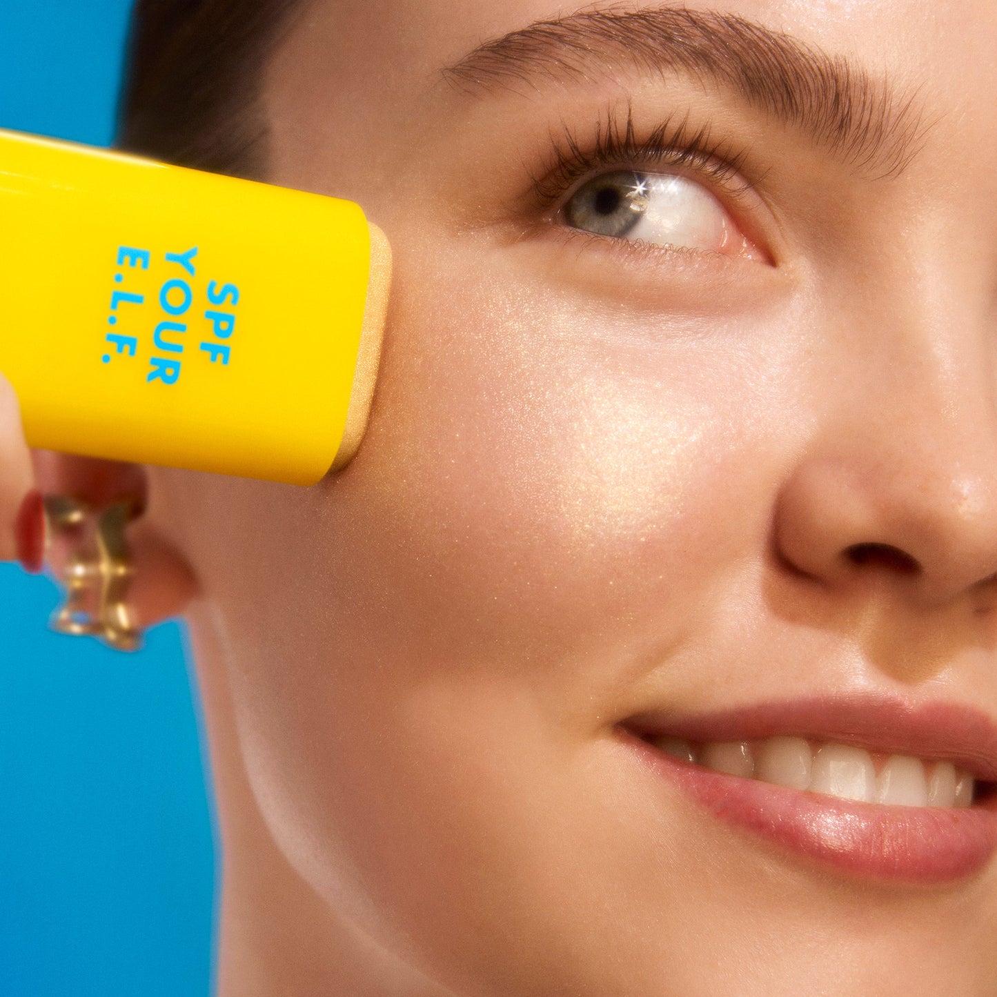 suntouchable-invisi-stick-spf-50-glitz-d9 030526_SKIN_Haley_Invisistick-Glitz_0828_w3QC_IGF.jpg