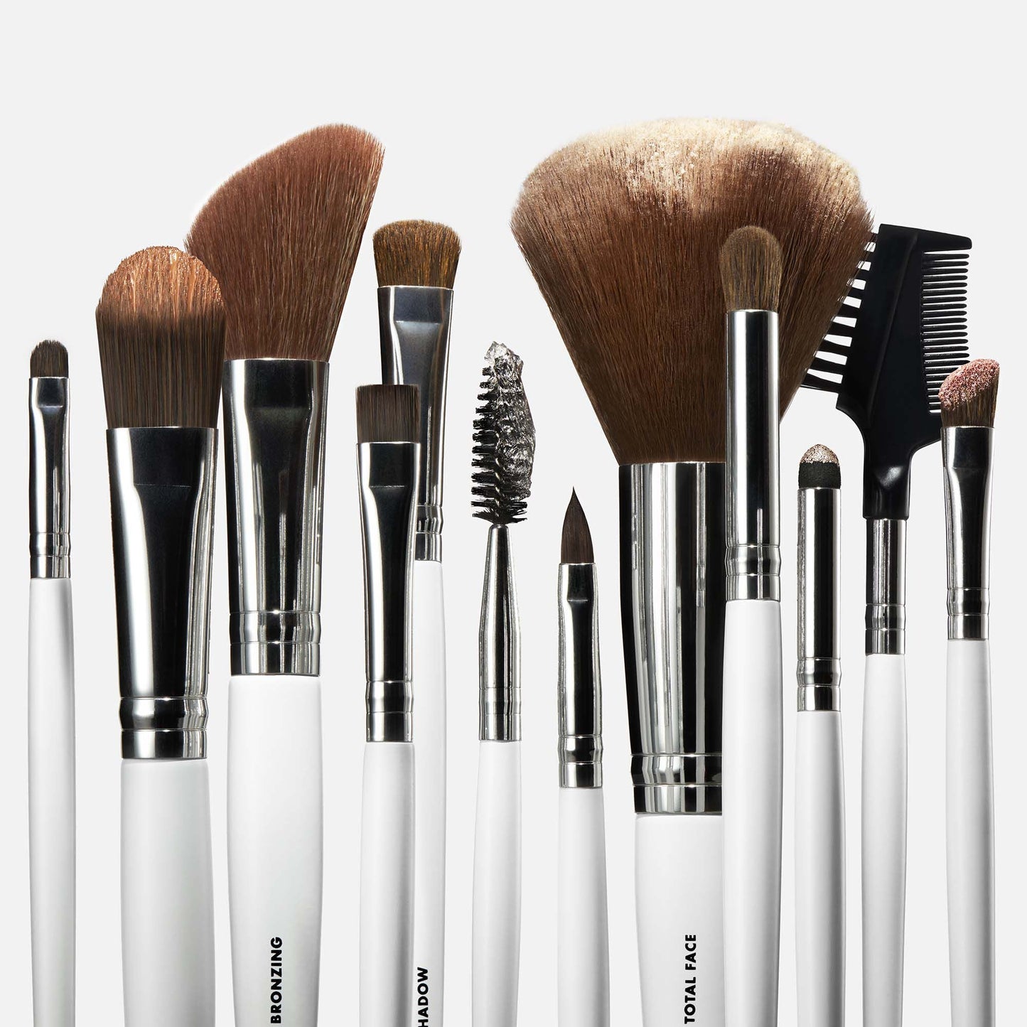 professional-set-of-12-makeup-brushes-u1 040523_SL_12PieceBrushKit_0001_FocusStack01_FINAL_RGB_IGF.jpg