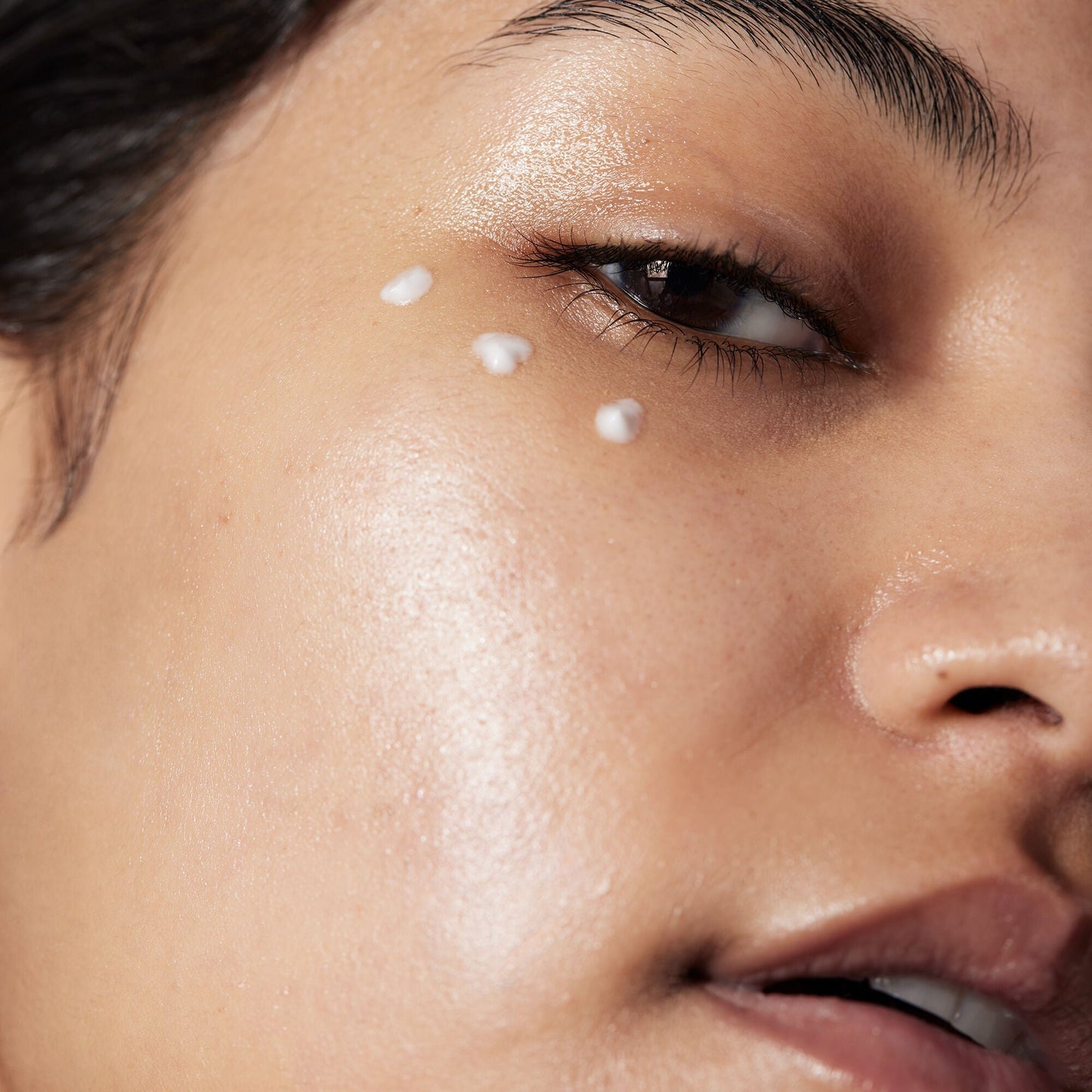 holy-hydration-eye-cream-c9 040822_Model_HH-EyeCream_116_RT1-V1_IGF_3f5819bb-8440-48d0-943c-ab2a2612d116.jpg