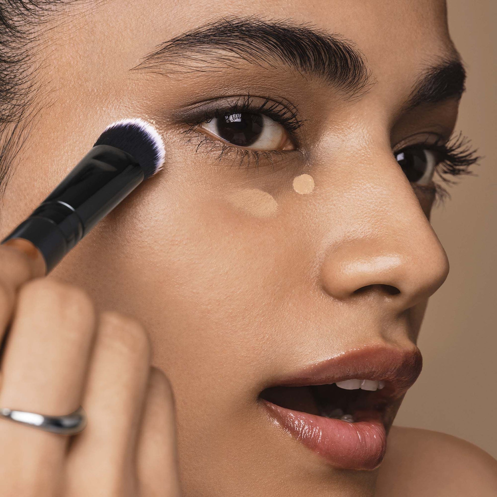 tap-and-blend-concealer-brush-f3 042925_Dipti_SoftGlam_Brushes_App_0044_477_w3QC_IGF.jpg