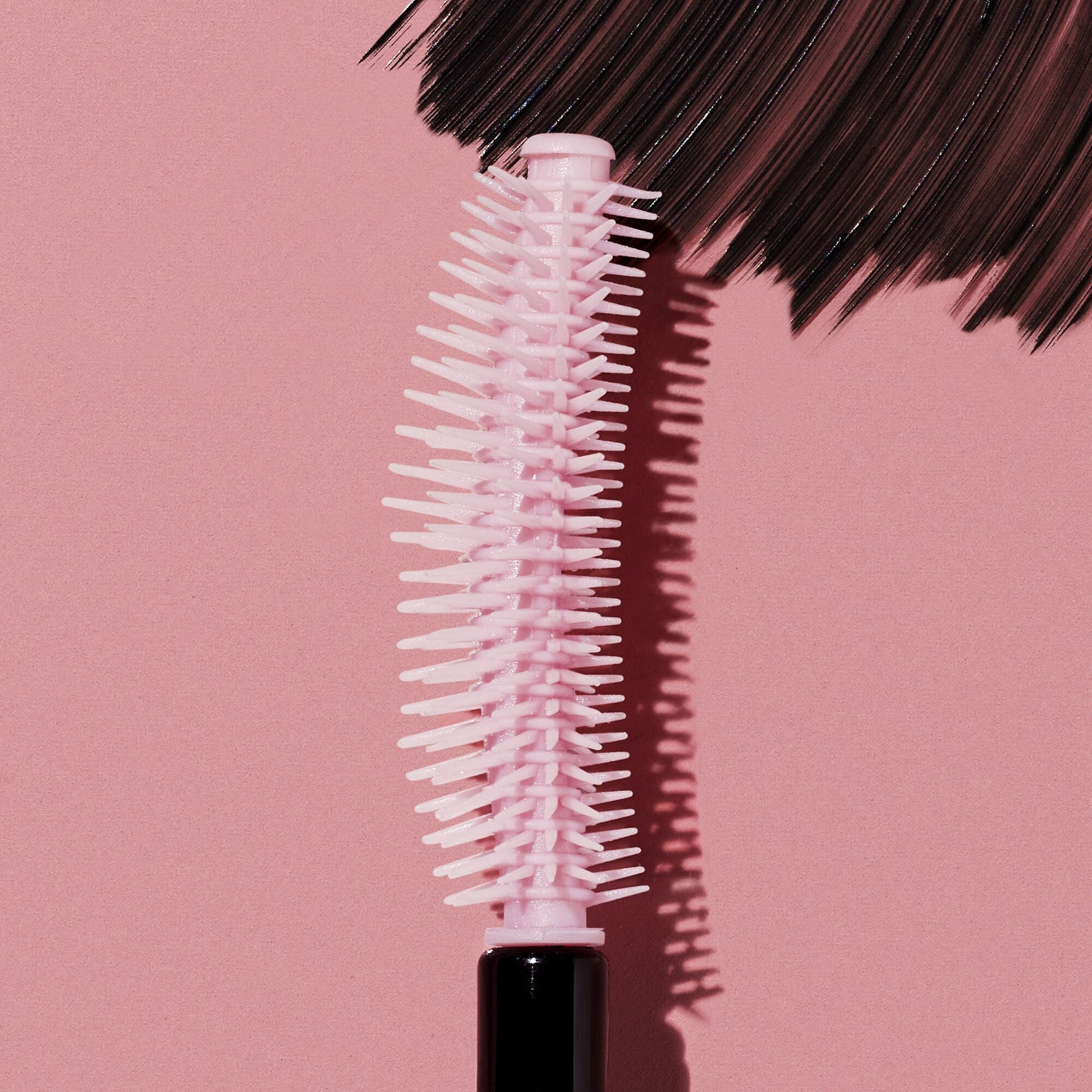 lash-n-roll-mascara-i7 053122_SL_LashNRollWand_RGB_IGF.jpg
