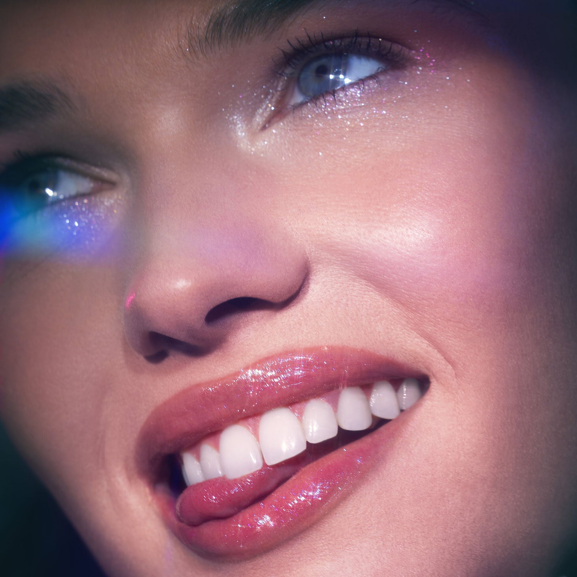 glow-reviver-lip-oil-glimmer-g2 053124_Lily_LipOil_OFace_FineAsFleck_0315_v4_RGB_IGF.jpg