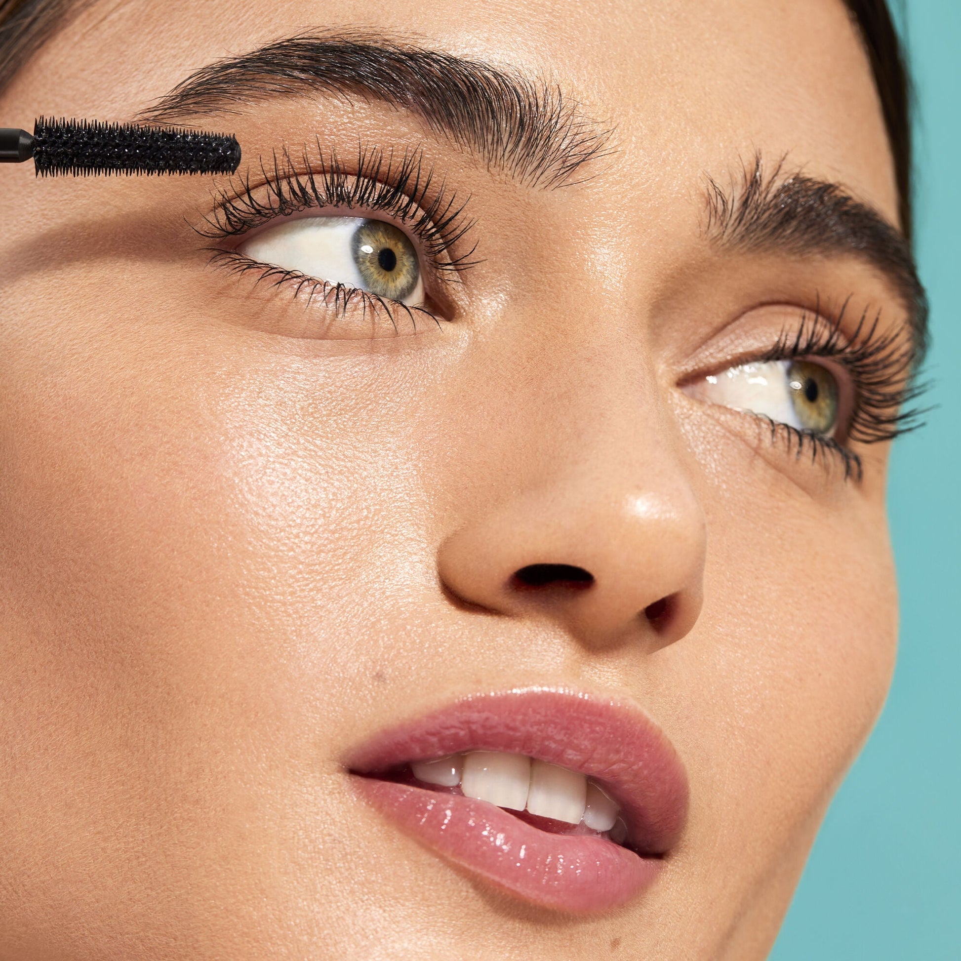 lash-xtndr-mascara-z9 060623_Lexi_LashXtndr_Look1_093_v4_RGB_IGF.jpg