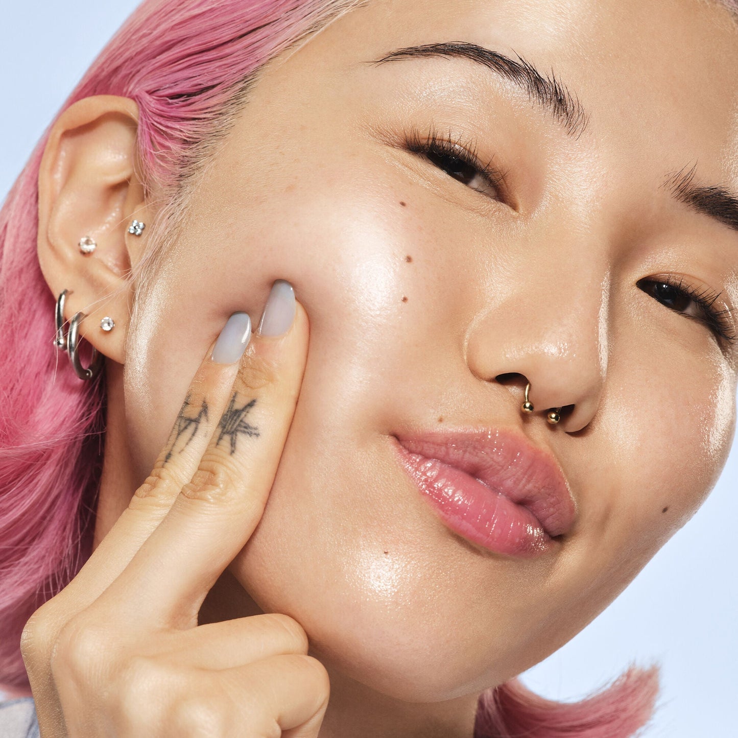 glass-slick-serum-stick-w6 102225_SKIN_Michelle_Editorial_015_w4QC_RGB_IGF_42f2efa3-c76d-440b-9883-58026346f35b.jpg