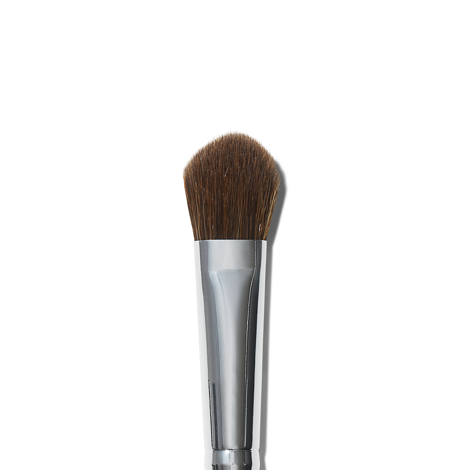 wide-tapered-eyeshadow-brush-t2 21994_MACRO_R.png