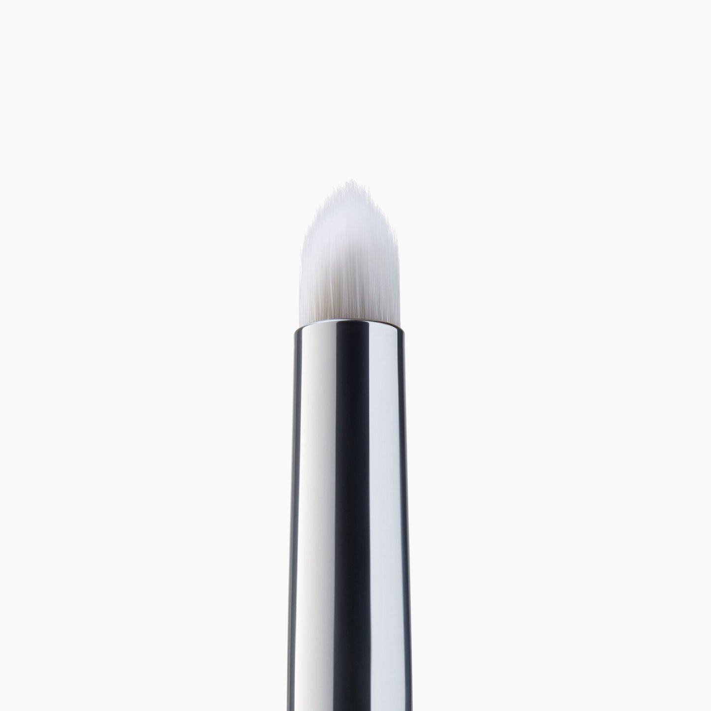 precision-smudge-brush-o2 85311_PrecisionSmudgeBrush_Macro_V2.jpg